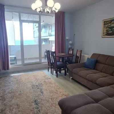 Аренда комфортной 2-комнатной квартиры 55 м² с отдельной кухней и видом на море в районе Mamaia, Констанца, Румыния